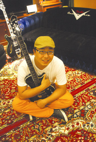 新疆小伙艾克带着梦想闯进音乐圈