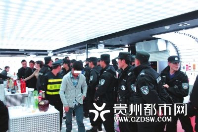 慢摇吧内瘾君子还真不少