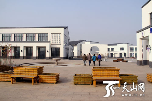 昌吉市花间集休闲街打造城南繁华亮丽风景