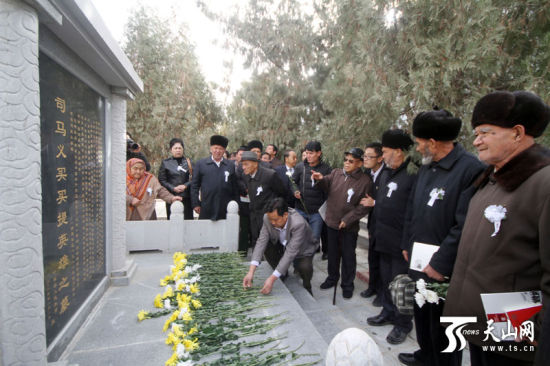 新疆叶城烈士陵园革命烈士纪念馆开馆