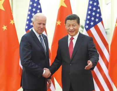 12月4日，国家主席习近平在北京人民大会堂会见美国副总统拜登。