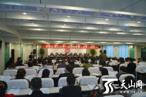 2013年新疆总工会为农民工追讨工资、工伤赔