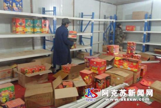 新疆阿克苏:鞭炮零售网点撤离 商家亏损占多数