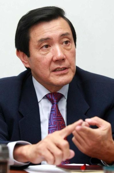 台湾立法机构今审服贸 岛内媒体:壮士断腕也要