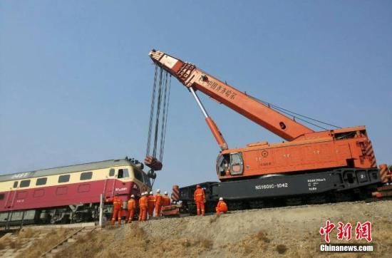 哈铁警方:黑龙江旅客列车脱线事故仍在调查中
