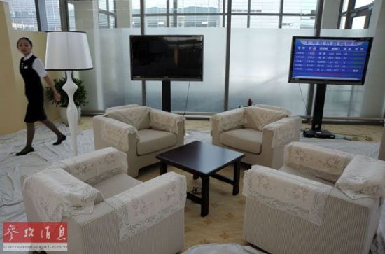 上海虹桥站京沪高铁VIP候车区配置的沙发。新华社发（钮一新 摄）