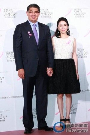 陪蔡依珊宣导乳癌防治连胜文今天她是主角