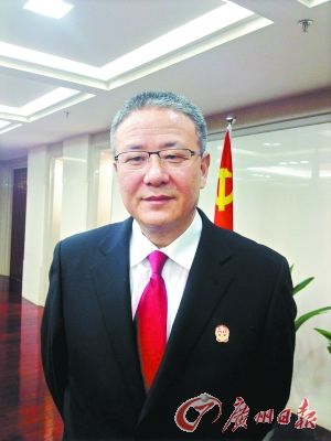 最高人民法院审判委员会专职委员胡云腾