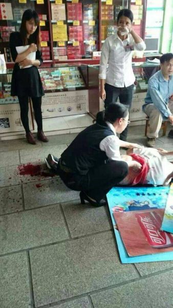 南宁多人闯入超市砍伤员工及顾客 事发现场