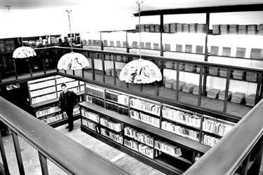 徐汇中学发现一大批老课本