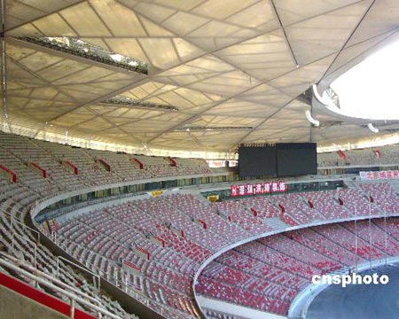 组图:国家体育场鸟巢8万座椅安装完毕
