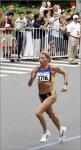 图文：女子马拉松罗马尼亚选手夺冠
