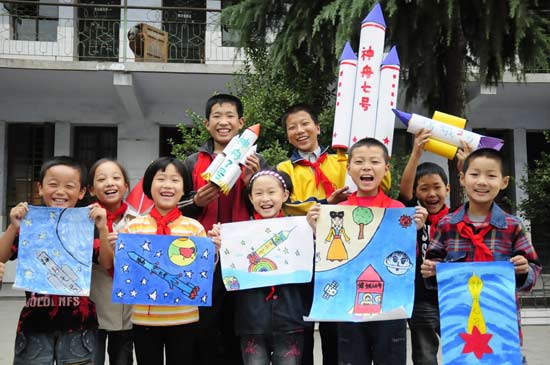图文:小学生v图文的神七模型寮步东源学费小学图片