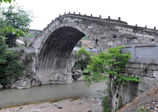 图文:地震后的雎水太平桥