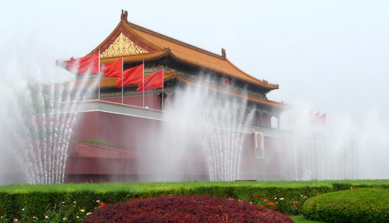 组图:北京天安门前喷泉调试迎国庆