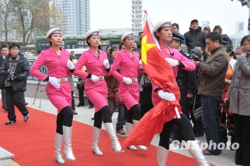 组图:国庆受阅女民兵方队成员亮相山东潍坊