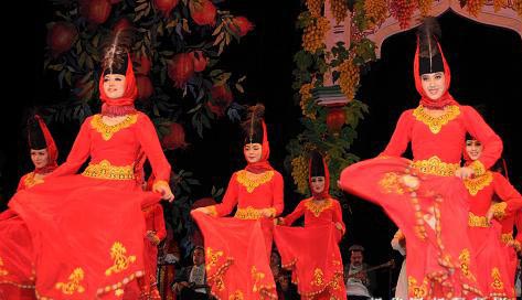 组图:新疆歌舞团演员在新西兰表演