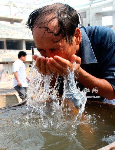 江西34个县市区昨日气温超40℃(图)