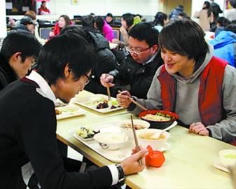 上海市民食堂生存状态调查:白领食堂受热捧(图