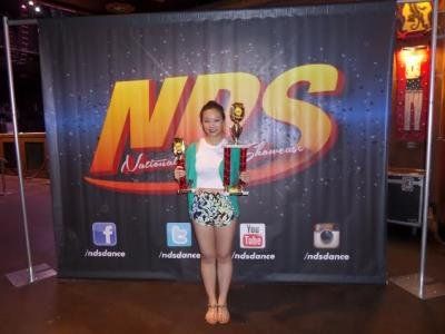 华裔少女在美国两大青少年舞蹈大赛中夺冠(图