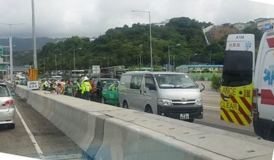 香港《大公报》中新网8月13日电据香港《大公报》报道,香港屯门公路近