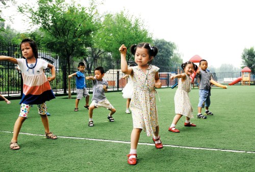 幼儿园入园难调查:供需缺口致“条子生”正式化