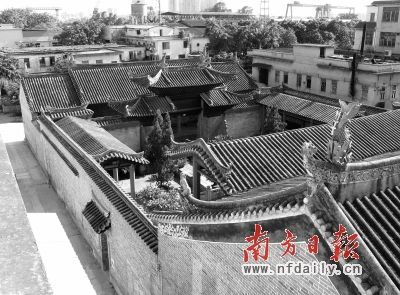 沥滘村卫氏大宗祠始建于明万历年间，距今已近400年，被称作广州保存最完好、最壮观的宗祠之一。 