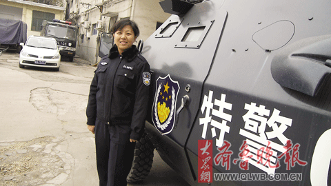 <em>干特警</em>五年,没休一个春节_新闻中心_新浪网