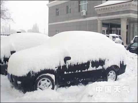 新疆塔城下暴雪 部分路段春运将受影响