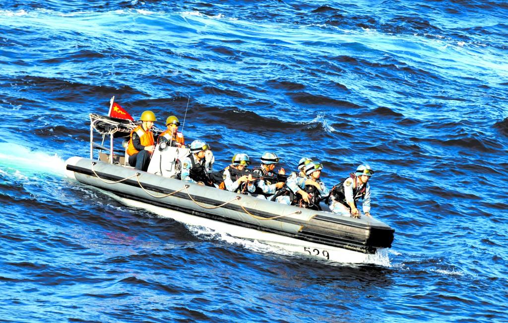 在阿拉伯海遭袭击中国轮船成功阻止海盗登轮