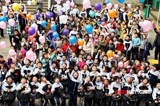 ��ʯϣ��Сѧ�����¿��������Ƿŷ���ѧ����Ը����