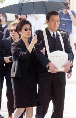 蔡英文消费马英九父亲称其骨灰坛写化独渐统