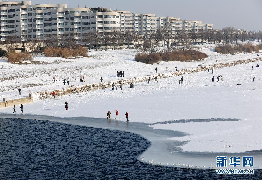 ��觺Ӳ��ֺ�����ε�������ѩ��(��ͼ)