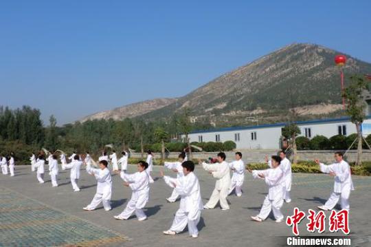 ���������ǳɼѻ������׽�Ǹ߽ڴ�Խʫ����ά�㼣