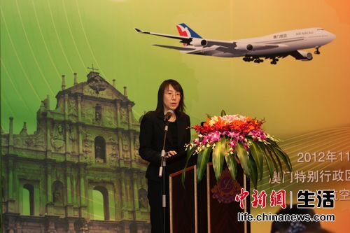 �������β�Ʒ�ƽ���ڱ������У���ͼ��