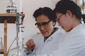 �й���һλŮ���ʦ�����ȵĴ�������