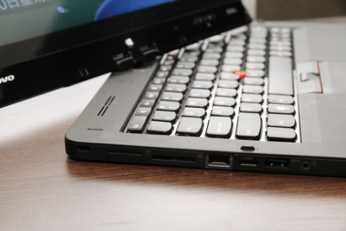 ����win8�ɱ���IdeaPadYoga��ʽ��̨����(ͼ)