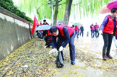 关爱母亲河志愿者行动启动