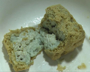 湖南长沙臭豆腐被曝用粪水增臭 油炸后可以乱