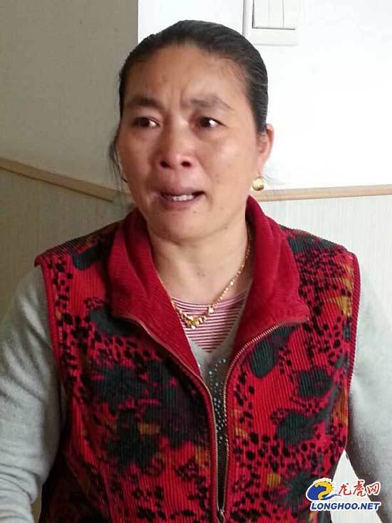 南京:护工回应被指虐童称快崩溃 送饭工:她照顾