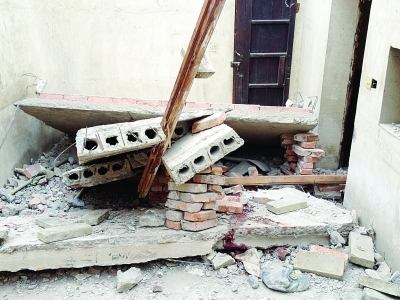 拆房时楼板突然坍塌 4村民被砸3人身亡
