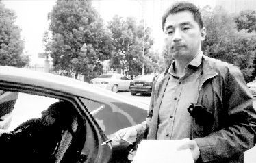 工人摔伤致残索赔百万 发包方被判连带赔偿