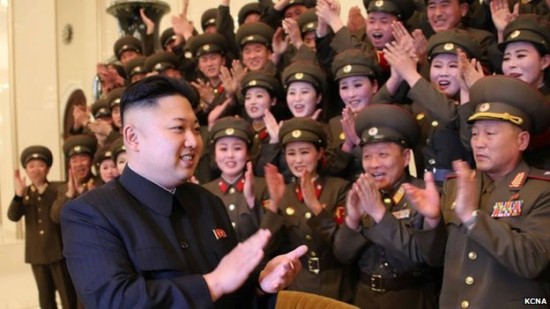 金正恩壁纸受追捧朝鲜男争相发型剃"领青年"彭于晏的袖头高清图片