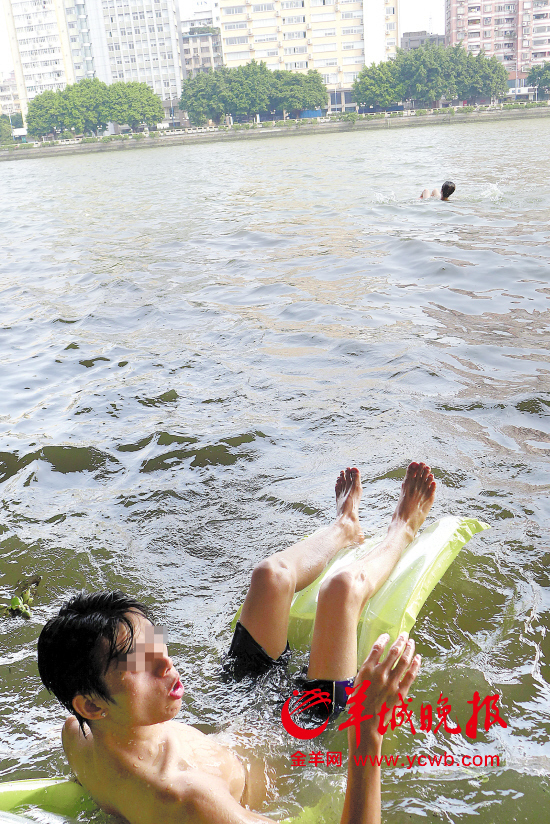 广州多个水域无人管野泳者屡屡以身犯险
