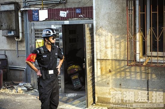 长沙女孩送外卖遭挟持 警方全城围捕