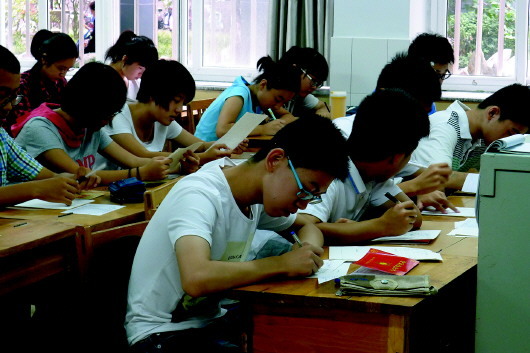 外来人口子女入学_子女入学图片(3)