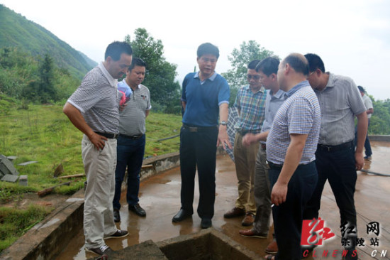 茶陵县委书记彭新军敦促腰陂镇着力解决群众饮水问题