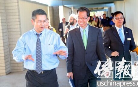 加州华裔议员周本立举行圆桌会议推广电脑教学