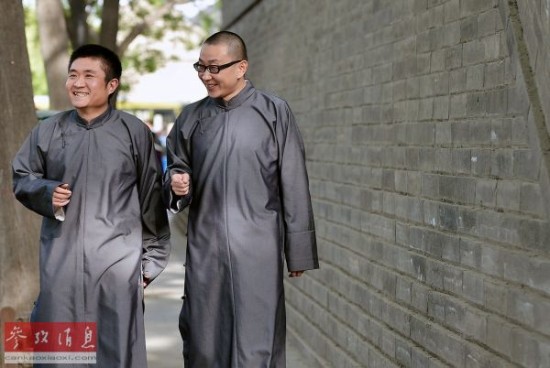 外媒:春晚反腐相声突破讽刺官员禁区