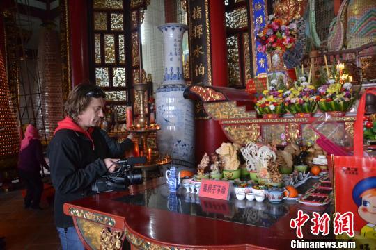 妈祖信俗引白俄罗斯国家电视台来湄拍摄